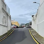 Living Pdl 1 * Ponta Delgada