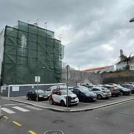 Living Pdl 1 * Ponta Delgada