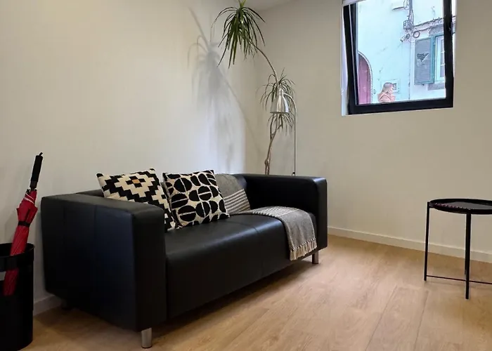 Living Pdl 1 * Ponta Delgada